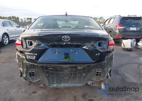 2022 Toyota Corolla Le z USA, uszkodzony, nr VIN JTDEPMAEXNJ212411